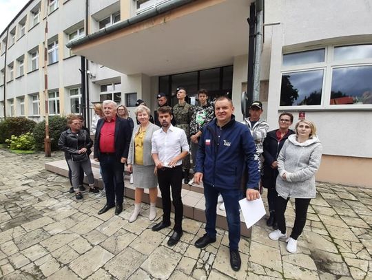 AGROunia włącza się w obronę szkoły w Dubience