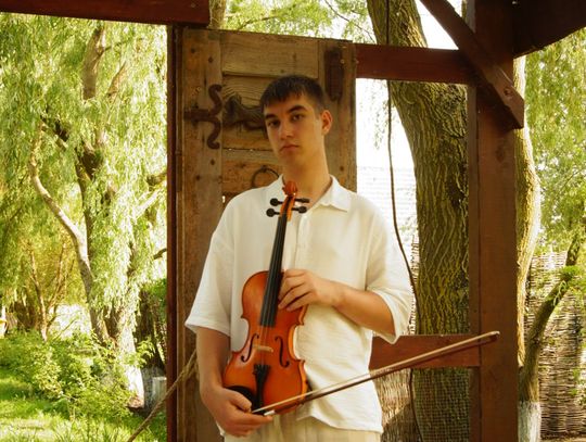 Antoni Możejko, młody muzyk o skromnym usposobieniu i wyjątkowej wrażliwości