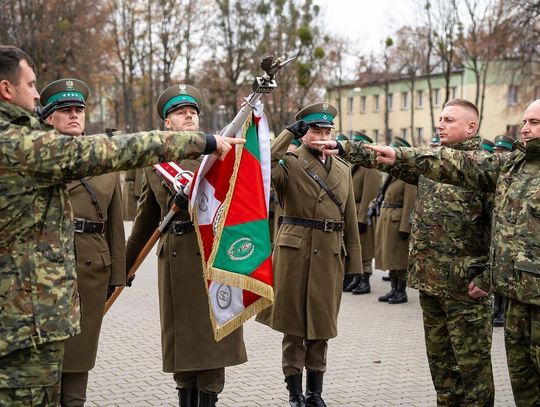 Awanse, medale i odznaki. Ślubowanie nowych funkcjonariuszy NOSG [ZDJĘCIA, FILM]