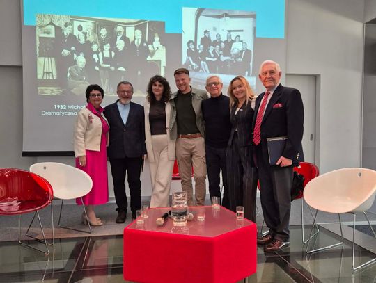 Na zdjęciu: Elżbieta Kaliszczuk Bajkiewicz, Zbigniew Lubaszewski, Małgorzata Chmielewska, Sławoj Czarnota, Zbigniew Moskal, Basia Szarwiło i Krzysztof Prost.