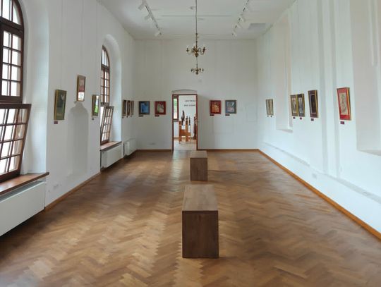 Muzeum zaprasza na wystawę Marca Chagalla, francuskiego malarza i grafika pochodzenia rosyjsko-żydowskiego.