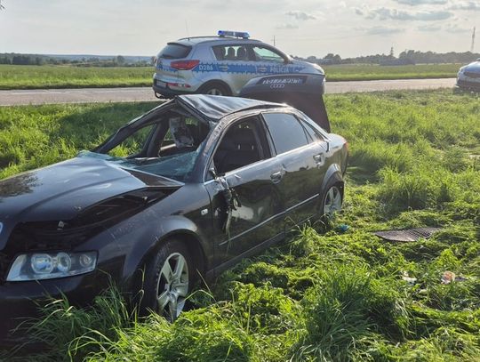 Brawura, alkohol i narkotyki. 26-latek dachował po zderzeniu z Audi