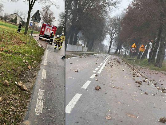Buraki cukrowe zablokowały drogę wojewódzką w Borówku. Akcja straży pożarnej!