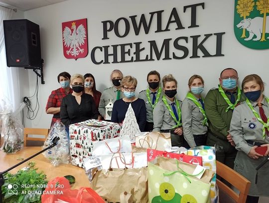Chełm: Harcerze sprawiają radość seniorom
