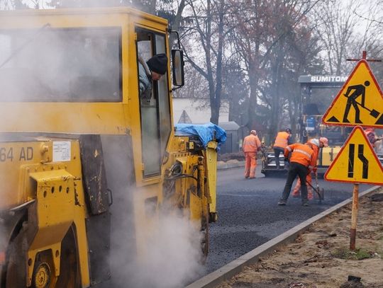 Chełm: Pogoda utrudnia drogowcom ostatnie prace na ul.Kolejowej