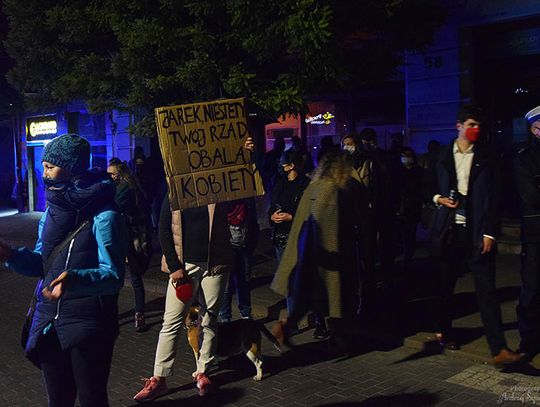 Chełm: Protest przeciwników ustawy antyaborcyjnej przeszedł przez miasto