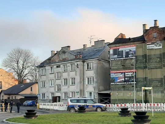 Chełm: Rozpoczęła się rozbiórka kamienicy - są utrudnienia w ruchu