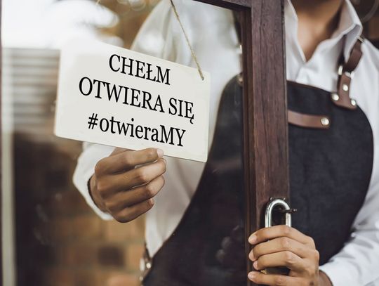 Chełmscy przedsiębiorcy mówią "DOŚĆ" i dołączają do akcji #OtwieraMY 