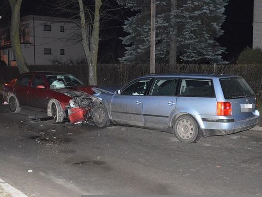 Czołowe zderzenie na Mościckiego. Jeden z kierowców miał 3 promile alkoholu..