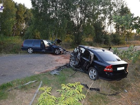 Gmina Siedliszcze: Czołowe zderzenie dwóch aut