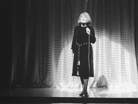 M.in. Irena Santor zaśpiewała w trakcie koncertu gwiazd w Powiatowym Domu Kultury w Chełmie w 1971 roku