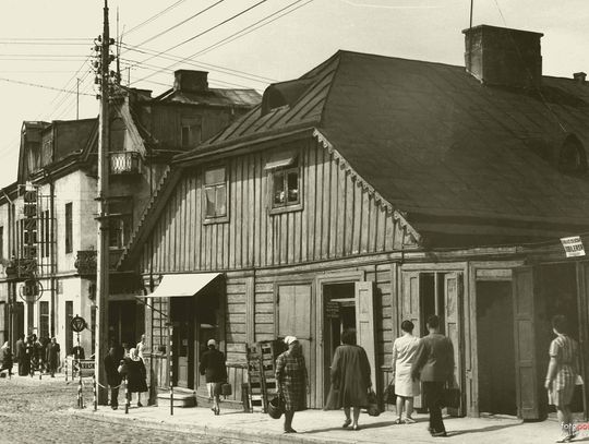 1965 , Chełm - Ulica Lwowska. Skrzyżowanie z ul. Reformacką.