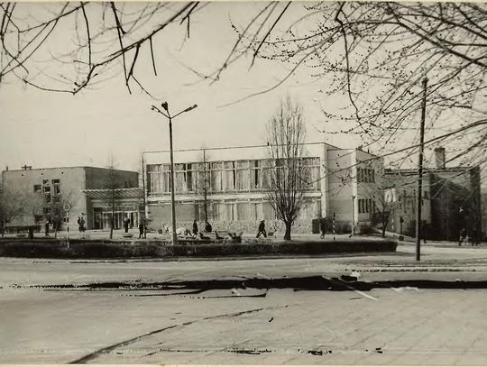 Kroniki miasta. Dni Chełma w kulturalnej odsłonie w 1970 roku Na zdjęciu siedziba Powiatowego Domu Kultury. Okres 1970-1975