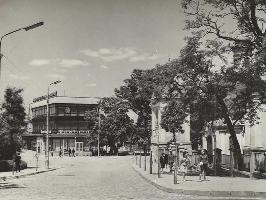 Na zdjęciu Spółdzielczy Dom Handlowy w Chełmie