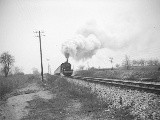 Kroniki miasta. Ruch na rampie przeładunkowej w Brzeźnie. Ruch pociągów towarowych wiosną 1974 roku