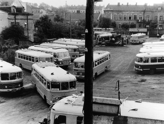 Kroniki miasta. Świetlane lata chełmskiego oddziału PKS. 97 linii autobusowych w 1971 roku