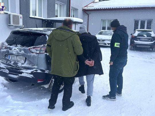 Kryminalni przejęli setki porcji narkotyków. 26-latka trafiła do aresztu