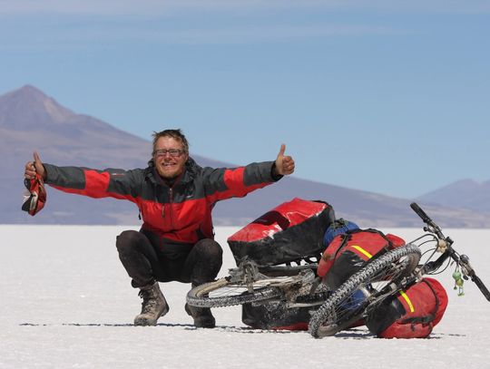 Nasze Małe Wyspy - na przedświąteczne spotkanie z Piotrem Strzeżyszem zaprasza Anna Bobruś