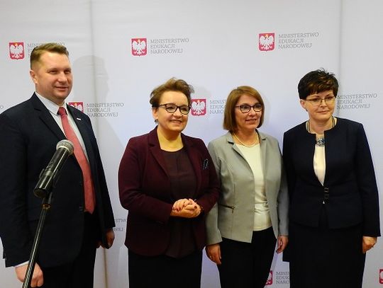 Oświatowy zjazd w Chełmie. Wśród gości - minister edukacji narodowej Anna Zalewska.