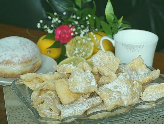 Pączki czy faworki? Które słodkości wybierają dzisiaj chełmianie?