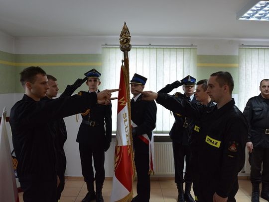 Państwowa Straż Pożarna w Chełmie - nowi strażacy złożyli ślubowanie