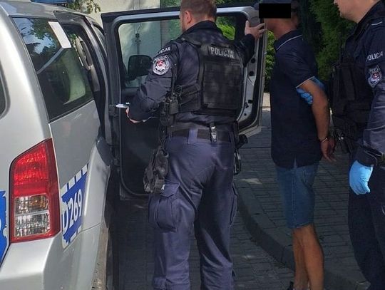 Policjant podczas urlopu zatrzymał poszukiwanego mężczyznę