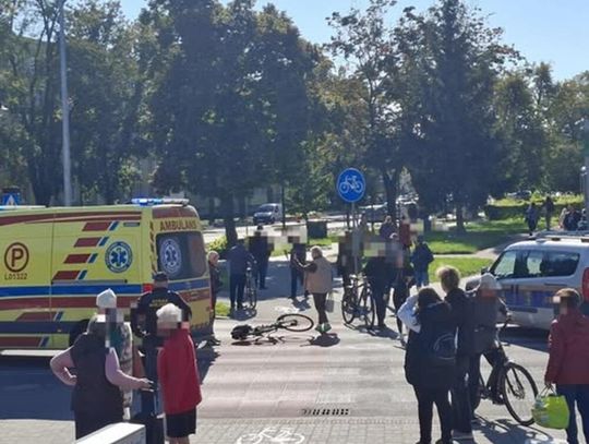 Potrącenie rowerzysty w Chełmie. Kierowca porzucił auto i uciekł. Szuka go policja