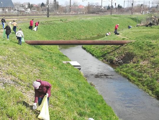 Region: Setki kilogramów śmieci wzdłuż Uherki i Bugu