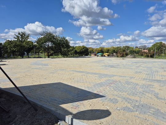 Remont parkingu przy ul. Połanieckiej w Chełmie trwa, mieszkańcy zniecierpliwieni