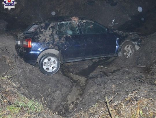 Śmiertelny wypadek w Łowczy. 21-latka zginęła na miejscu, cztery osoby trafiły do szpitala