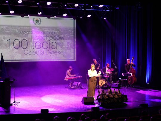 Uroczysta gala w ChDK zgromadziła mieszkańców i wyróżniła zasłużonych medalami [LISTA+ZDJĘCIA]