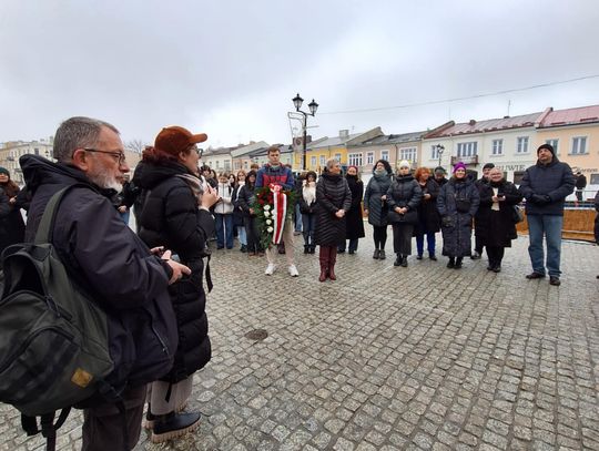 Na zdjęciu uczestnicy uroczystości upamiętniających ofiary marszu śmierci w Chełmie