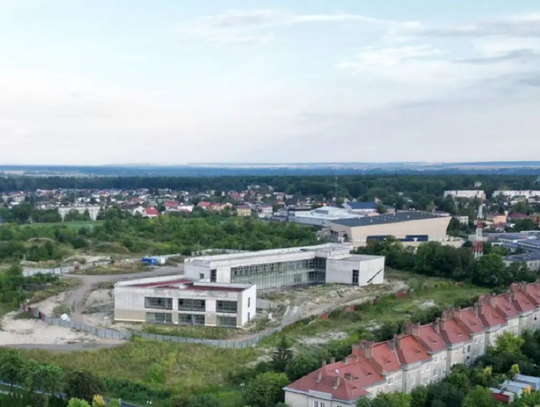 Wiadomości lokalne. Budowa Instytutu Nauk Medycznych w zawieszeniu od miesięcy. Teraz pojawiło się światełko w tunelu