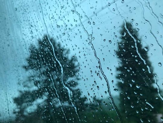 Instytut Meteorologii i Gospodarki Wodnej ostrzega, że dziś nad naszym województwem mogą przejść ulewne burze i opady grady.