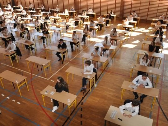 Wiadomości lokalne. Chełmscy maturzyści po pierwszym egzaminie