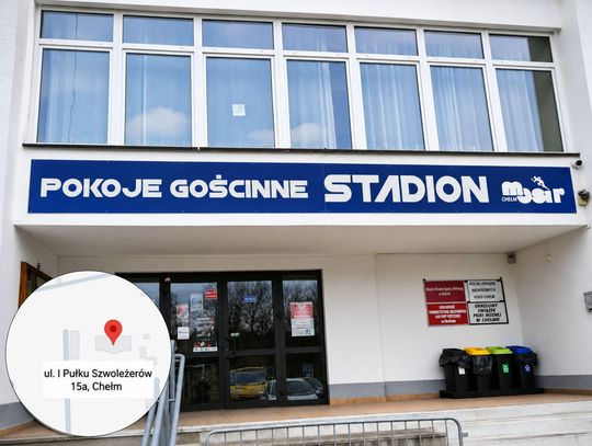 Pokoje Gościnne „Stadion” przy ul. I Pułku Szwoleżerów 15A w Chełmie. To właśnie ten adres widnieje w rejestrze jako siedziba Stowarzyszenia Przyjaciół Republiki. MOSiR przekazał, że stowarzyszenie nie wynajmuje tam pomieszczeń i nie prowadzi z ośrodkiem współpracy.