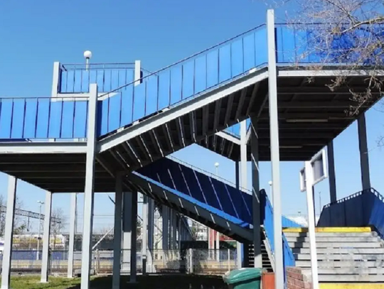 Wiadomości lokalne. Kładka na dworcu kolejowym w Chełmie do remontu. Kiedy? Nie wiadomo