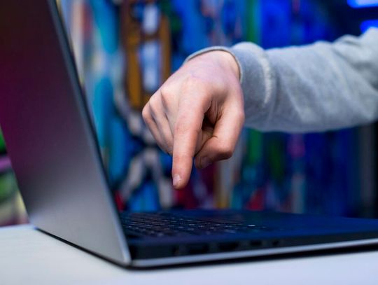 Kolejna ofiara oszustwa online w regionie. 46-latek stracił na sprzedaży rowerka i wrotek.