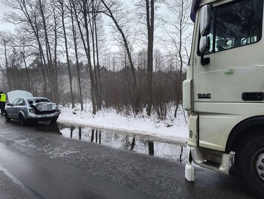 Wiadomości lokalne. Odwilż odsłoniła zagrożenia. Seria zdarzeń na drogach regionu.