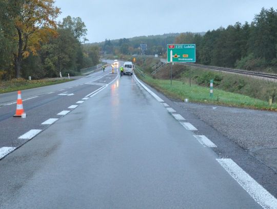 Potrącenie pieszej na DK17 w Tuligłowach.