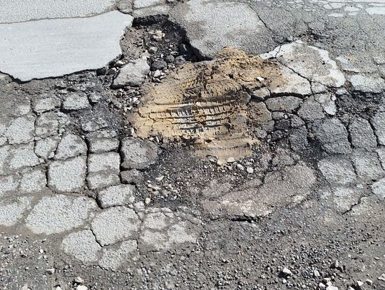 Wiadomości lokalne. Radny zwraca uwagę na stan ulic w Chełmie. Miasto odpowiada