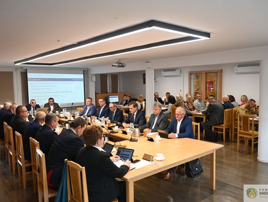 Rada Powiatu w Krasnymstawie udzieliła zarządowi powiatu wotum zaufania i absolutorium za wykonanie budżetu