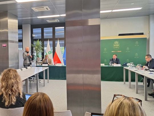 Wiadomości lokalne. Spór o przystanki w Chełmie. Do petycji rodziców komisja nie dotarła