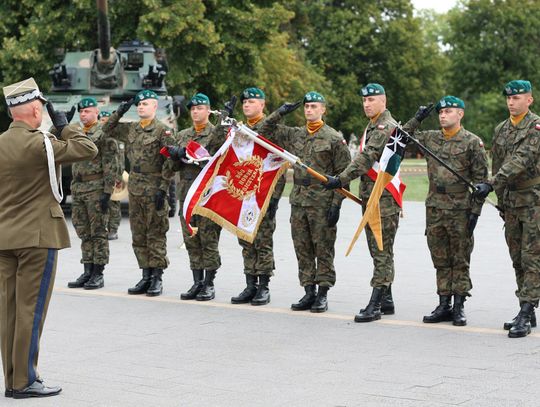 Wiadomości lokalne. Święto 19. Chełmskiego Batalionu Zmechanizowanego - awanse, defilada i wojskowy sprzęt