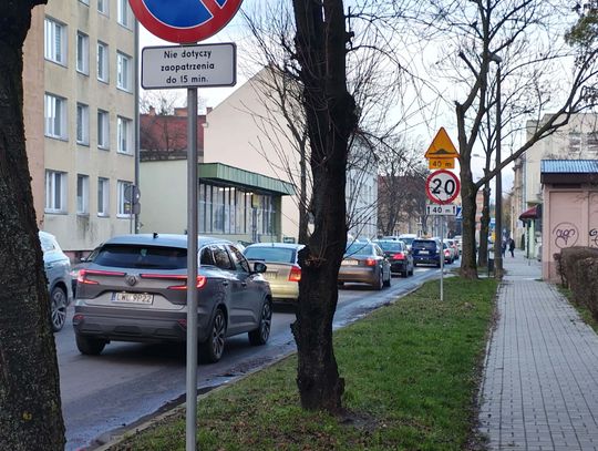 Wiadomości lokalne. Sylwestrowe przygotowania wpłynęły na zmiany w organizacji ruchu na osiedlu Dyrekcja w Chełmie