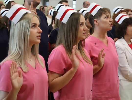 Wiadomości lokalne. Symboliczny krok w stronę zawodu medycznego. Czepkowanie w PANS w Chełmie