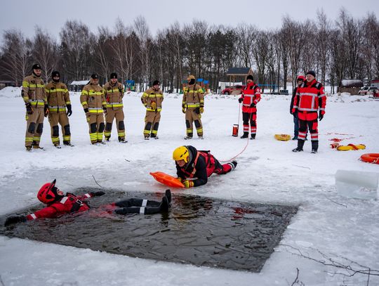 Wiadomości lokalne. Wspólne szkolenie służb nad zalewem Żółtańce