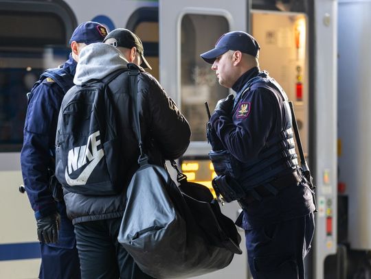 Wiadomości lokalne. Wysiadł w Chełmie, ale w pociągu w Lublinie zostawił plecak z marihuaną. Na sylwestra w Chełmie koleją