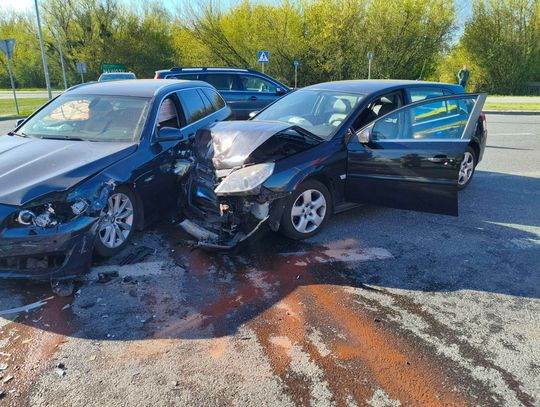 Wiadomości lokalne. Zderzenie aut i akcja służb w rejonie Alei Przyjaźni w Chełmie