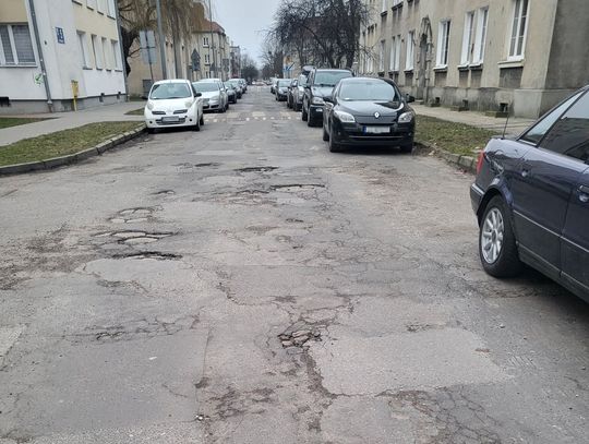 Wiadomości lokalne. Zniszczona Wołyńska trafiła do planu inwestycji. Termin realizacji nieznany